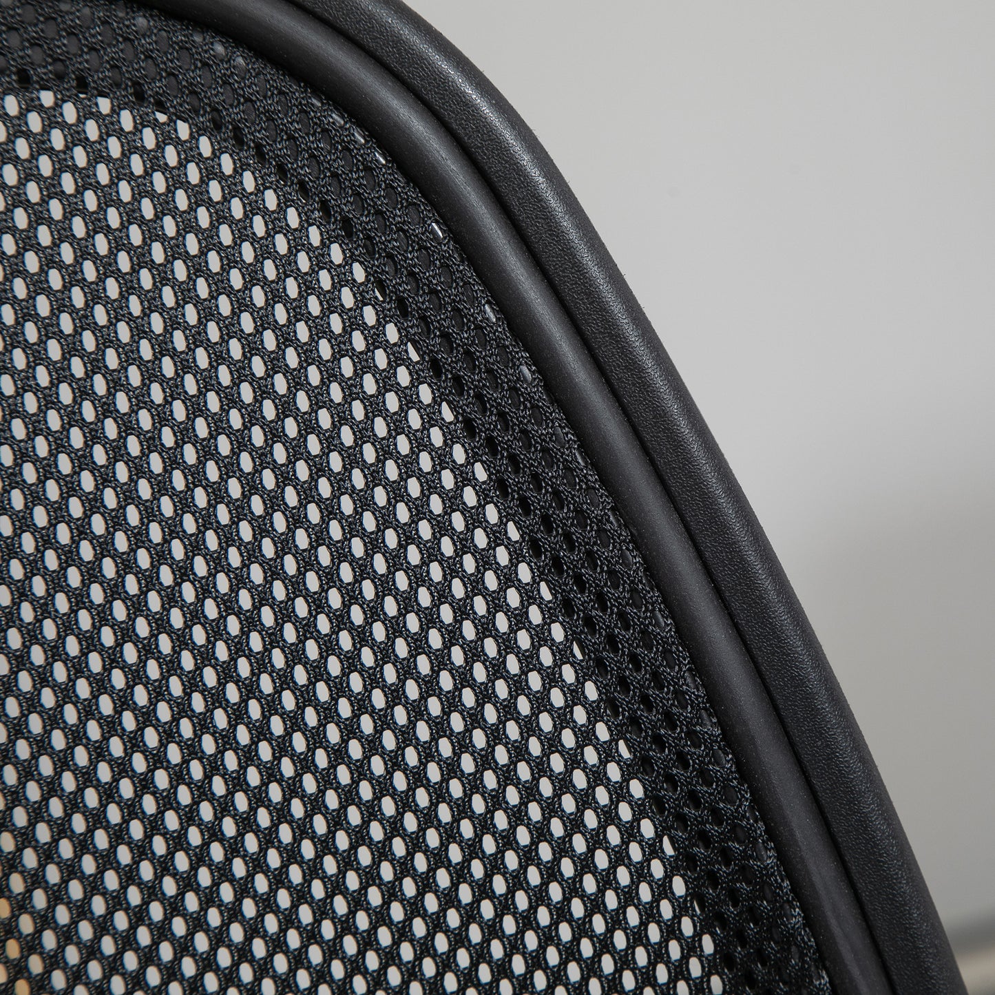Bureaustoel – Werkstoel – Office Chair – Draaistoel – Tekentafelstoel – Verstelbare Zithoogte 110-132 cm – Inclusief Voetenring Mesh Rugleuning – Zwart