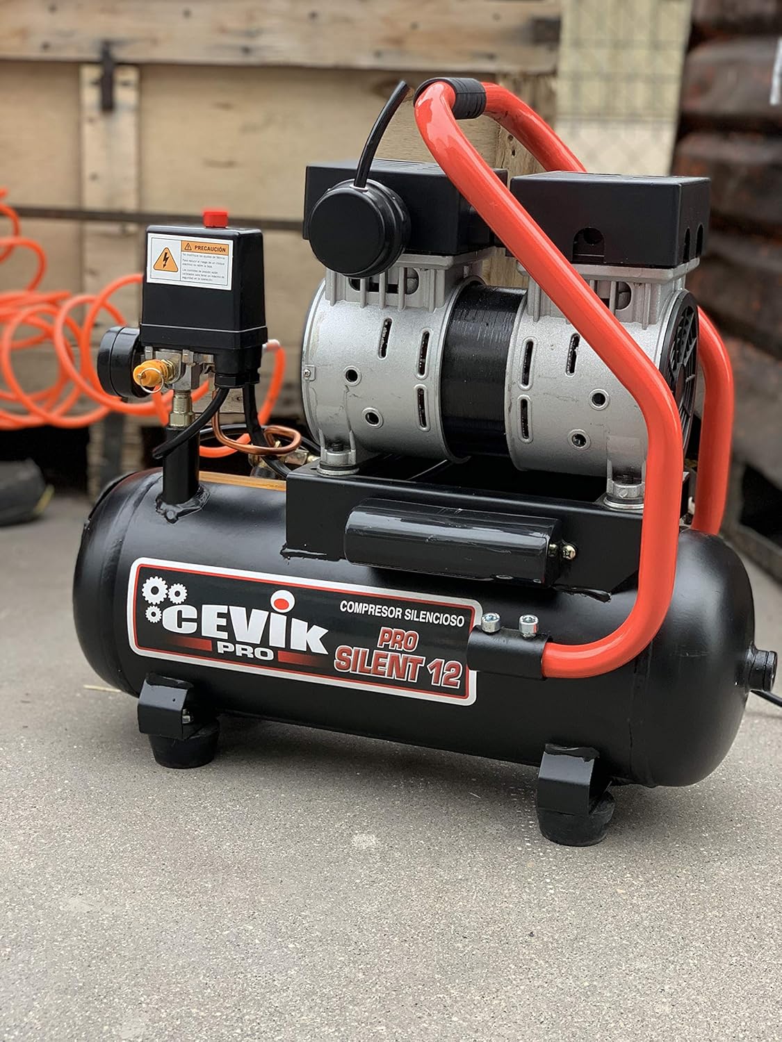 Luchtcompressor – Compressor – Aircompressor – Drukcompressor – Persluchtcompressor – 12 Liter Tank – Stille Olievrije Motor 1 pk