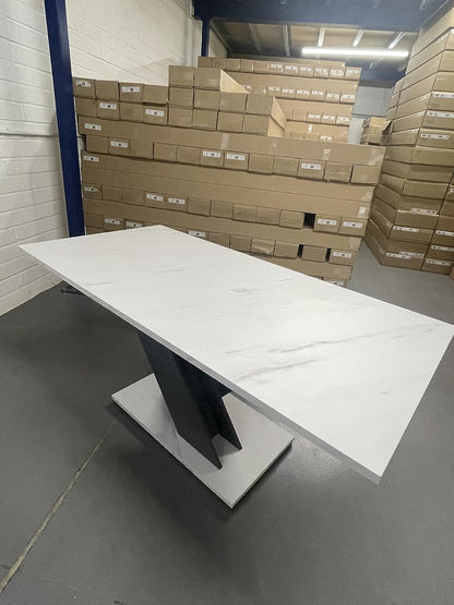 Uitschuifbare Eettafel – Moderne Tafel – Eetkamertafel – Uitschuiftafel – Marmerlook Tafel – 120-160 cm Lengte – Grijs V-Pootontwerp