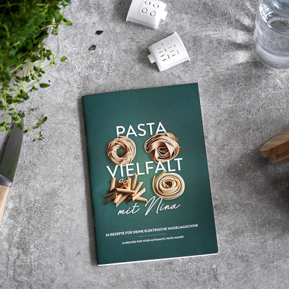 Sprenglane Nina Elektrische pastamachine met geïntegreerde weegschaal, 7 pastaopzetstukken, 180 W, 600 g deeg, automatisch verse pasta bereiden in minder dan 30 minuten