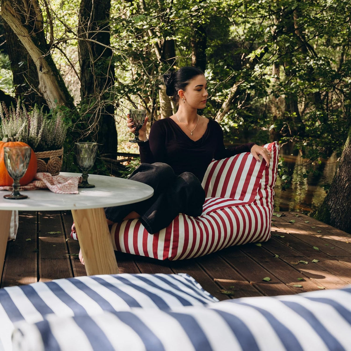 Gutekissen Zitzak voor volwassenen XXL, outdoor zitkussen, weerbestendig, in gestreept design, comfortabele loungestoel voor terras, balkon, tuin en patio, uv-bestendig, 72 x 102 x 65 cm (beige)