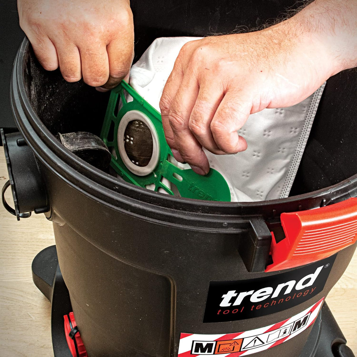 Trend stofafzuiger voor nat en droog gebruik, M-klasse 1200W 230V Eurostekker, 25 liter droge en 17 liter natte capaciteit, T33A/EURO