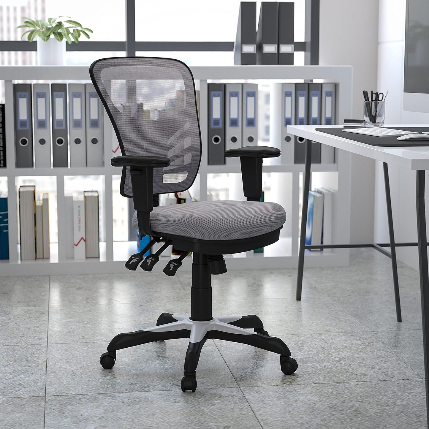 Directiebureaustoel – Bureaustoel – Kantoorstoel – Gamestoel – Ergonomische Stoel – Grijs – Verstelbare Armleuningen – Ademend Mesh Rugleuning