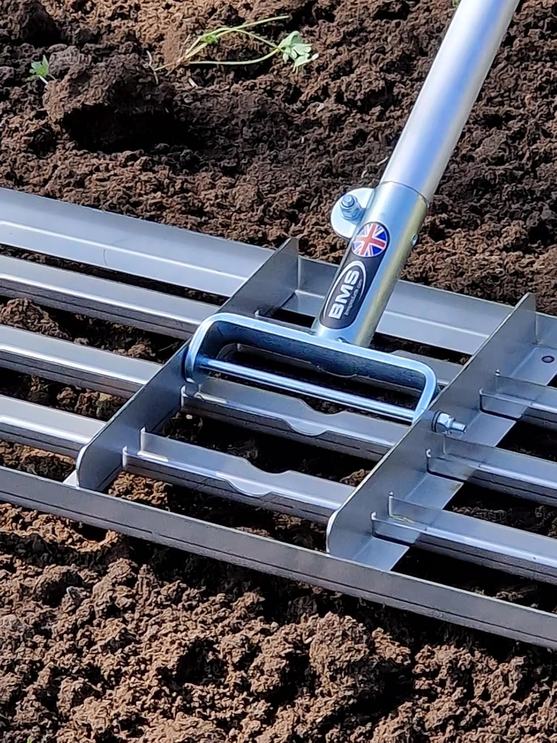 British Manufacturing Solutions 46" wide Stainless Steel Levelawn Lute: Premium leveling rake for top dressing, sowing, sowing/sand. Luxury full-length heavy-duty aluminum handle. (46" wide) - QUORE