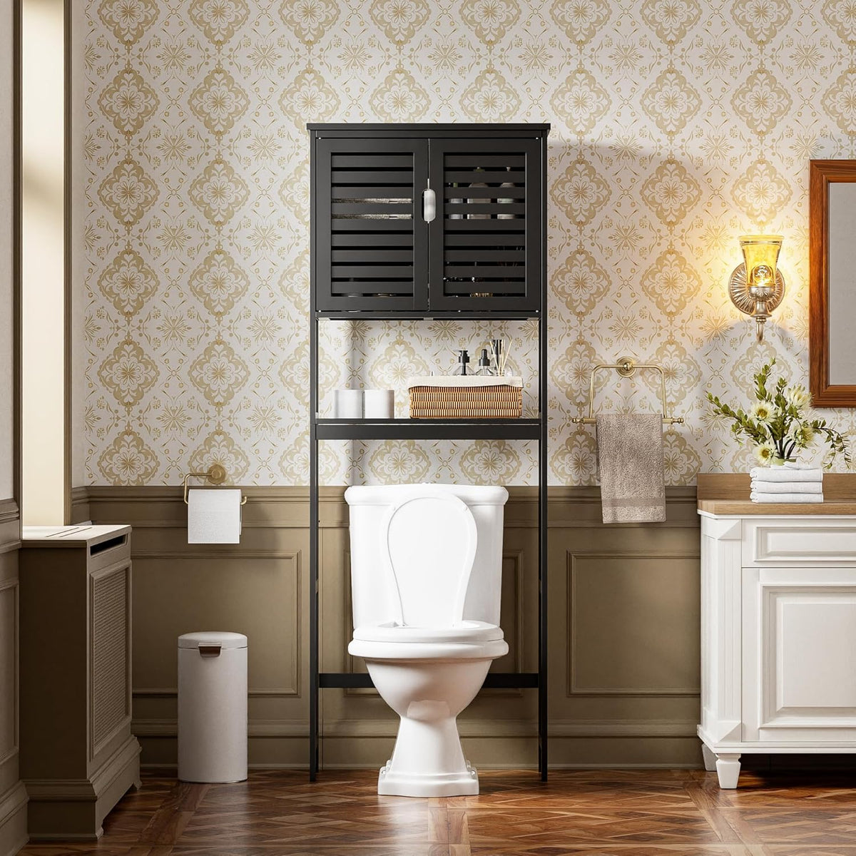 SMIBUY Badkamer boven het toilet opbergkast, 2-deurs bamboe kast organizer, vrijstaand ruimtebesparend toiletrek met verstelbare binnenplank en open plank (zwart)