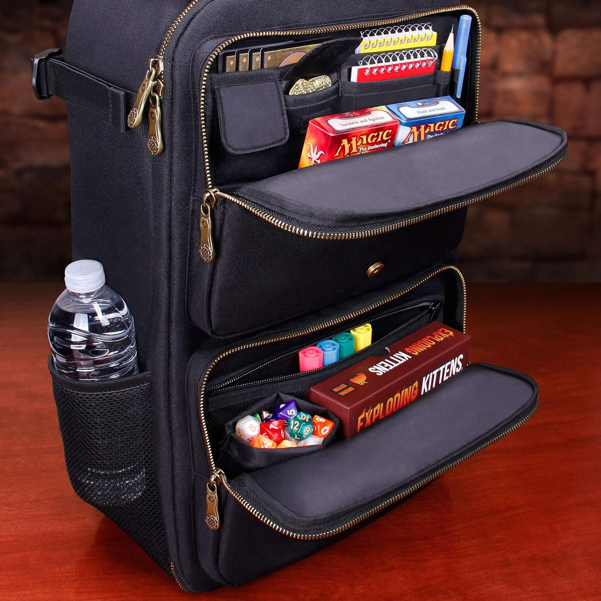 ENHANCE MTG Rugzak TCG Card Storage - TCG Rugzak voor Deck Boxes, Mouwkaarten, Speelmatten, MTG Accessoires