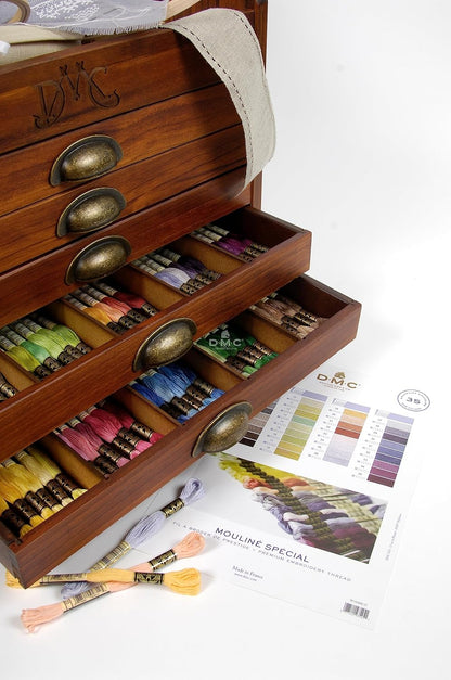 DMC Houten Collectors Box Bevat een Elk van alle 500 Gestrand Katoenen Draden