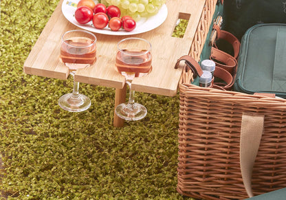 Les Jardins de la Comtesse - Groene Picknickmand Saint-Honoré - Lederen riemen - 4 personen - Met opvouwbare tafel in bamboe - Porseleinen borden en glazen wijnglazen - 45 x 28 x 28 cm