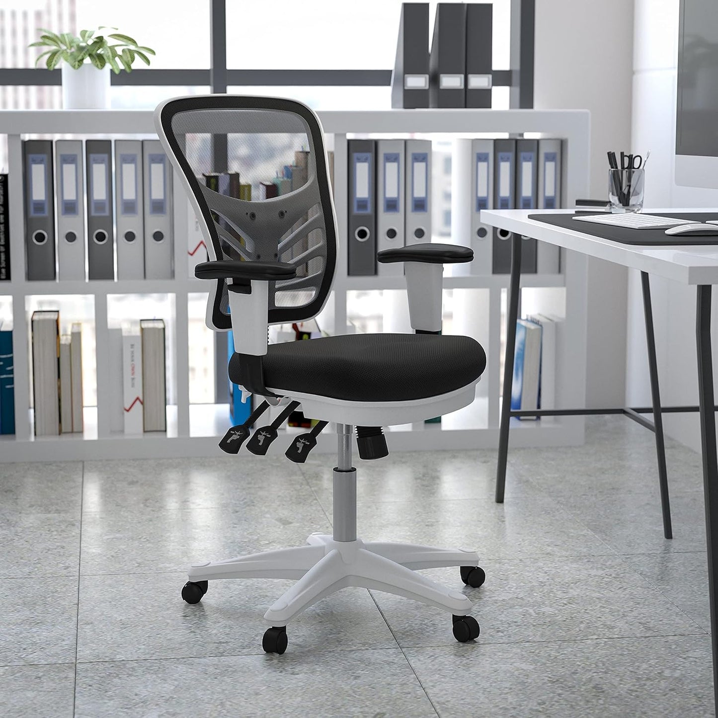 Bureaustoel – Office Chair – Werkstoel – Gaming Stoel – Draaistoel – Ergonomisch Mesh – Verstelbare Armleuningen – Wit Frame
