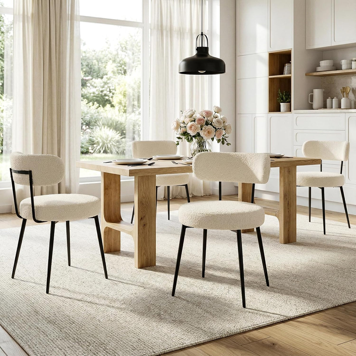 Set van 2 Bouclé Teddy eetkamerstoelen, gestoffeerd, moderne keukenstoelen zonder armleuning en metalen poten, beige, comfortabele gestoffeerde stoelen voor eetkamer en keuken