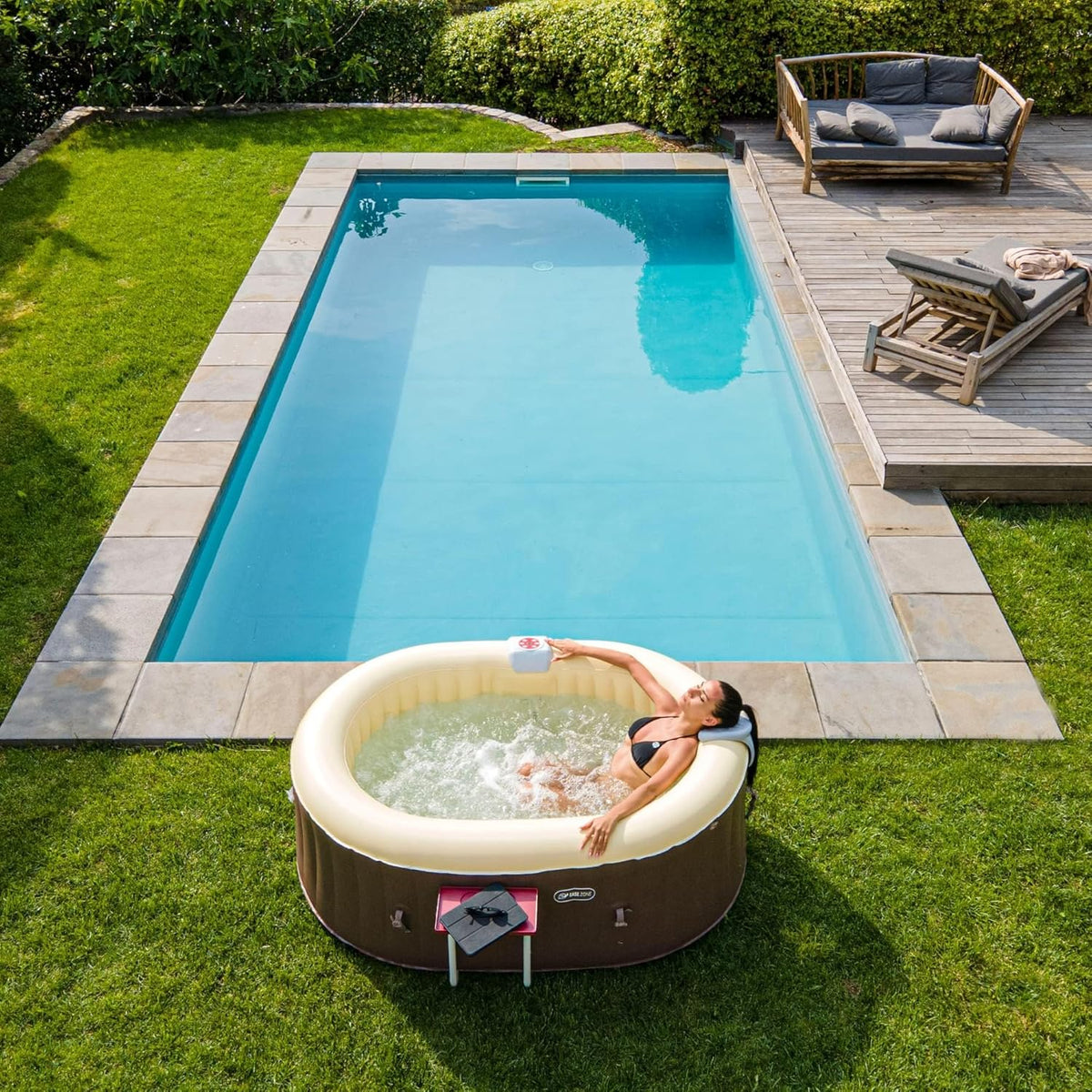 Opblaasbare whirlpool, ovaal, 190 x 120 x 65 cm (550 l/145 GAL) met geïntegreerde pomp 30 W
