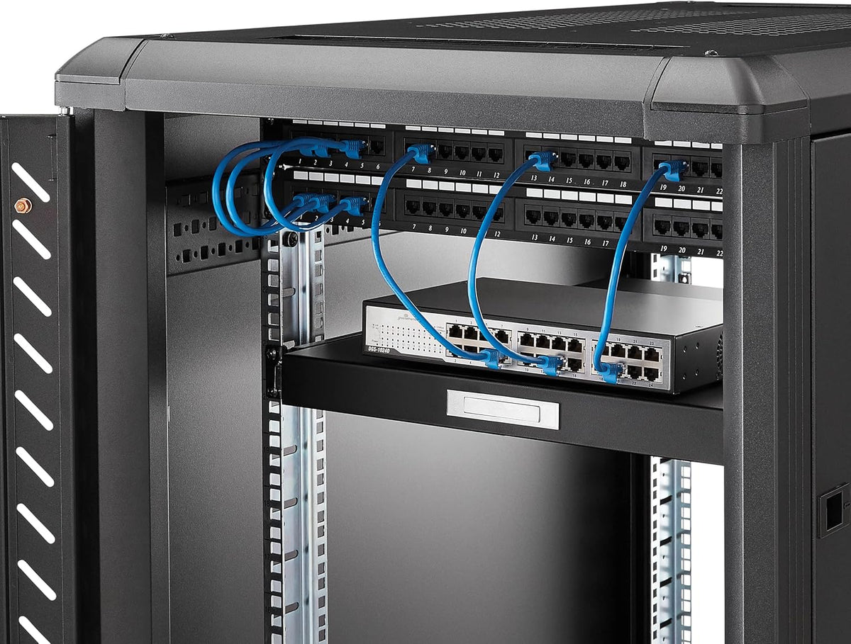 StarTech.com 1HE Ausziehbare Server Rack Tastaturablage, 25kg Tragkraft, 55cm tiefe Stahlschublade für 19" AV/Netzwerk Racks