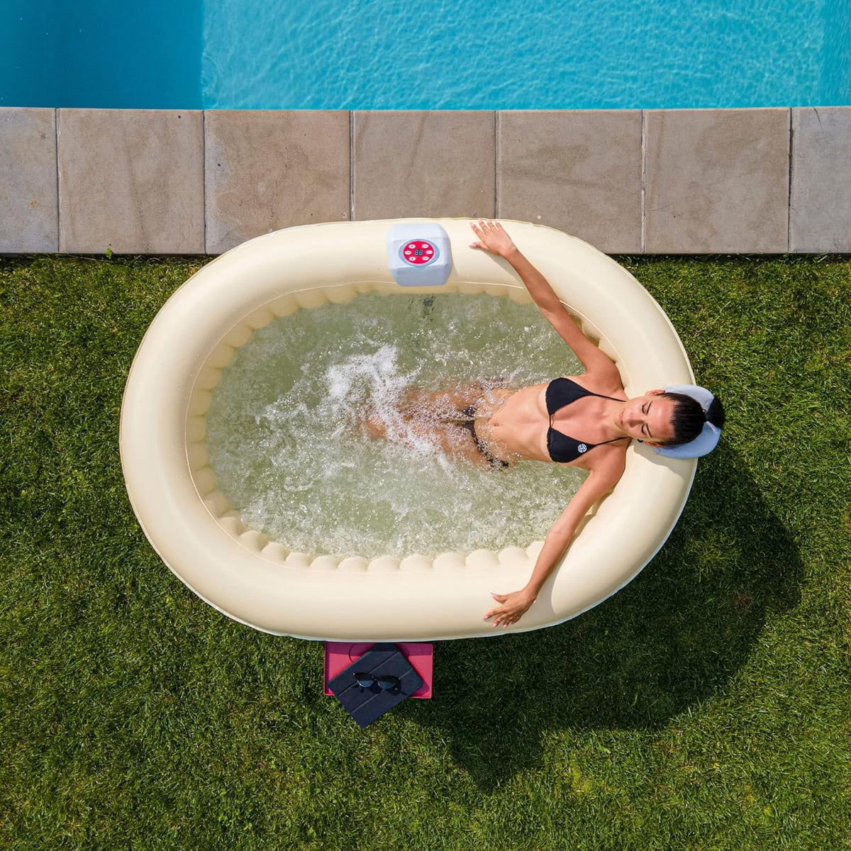 Opblaasbare whirlpool, ovaal, 190 x 120 x 65 cm (550 l/145 GAL) met geïntegreerde pomp 30 W