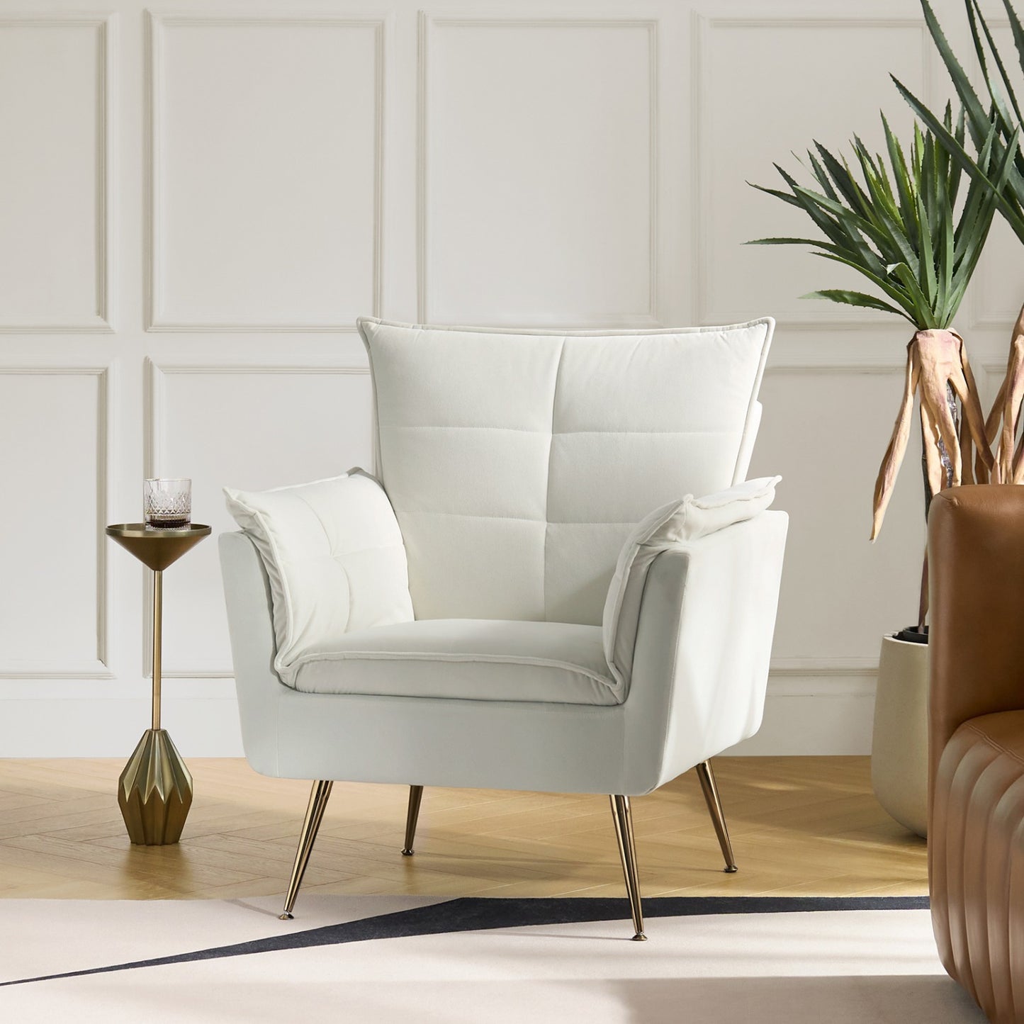 Zetel – Fauteuil – Leunstoel – Lounge Stoel – Armstoel – Modern Velvet – Gouden Metalen Poten – Comfortabele Dikke Zitting – Ivoorkleurig