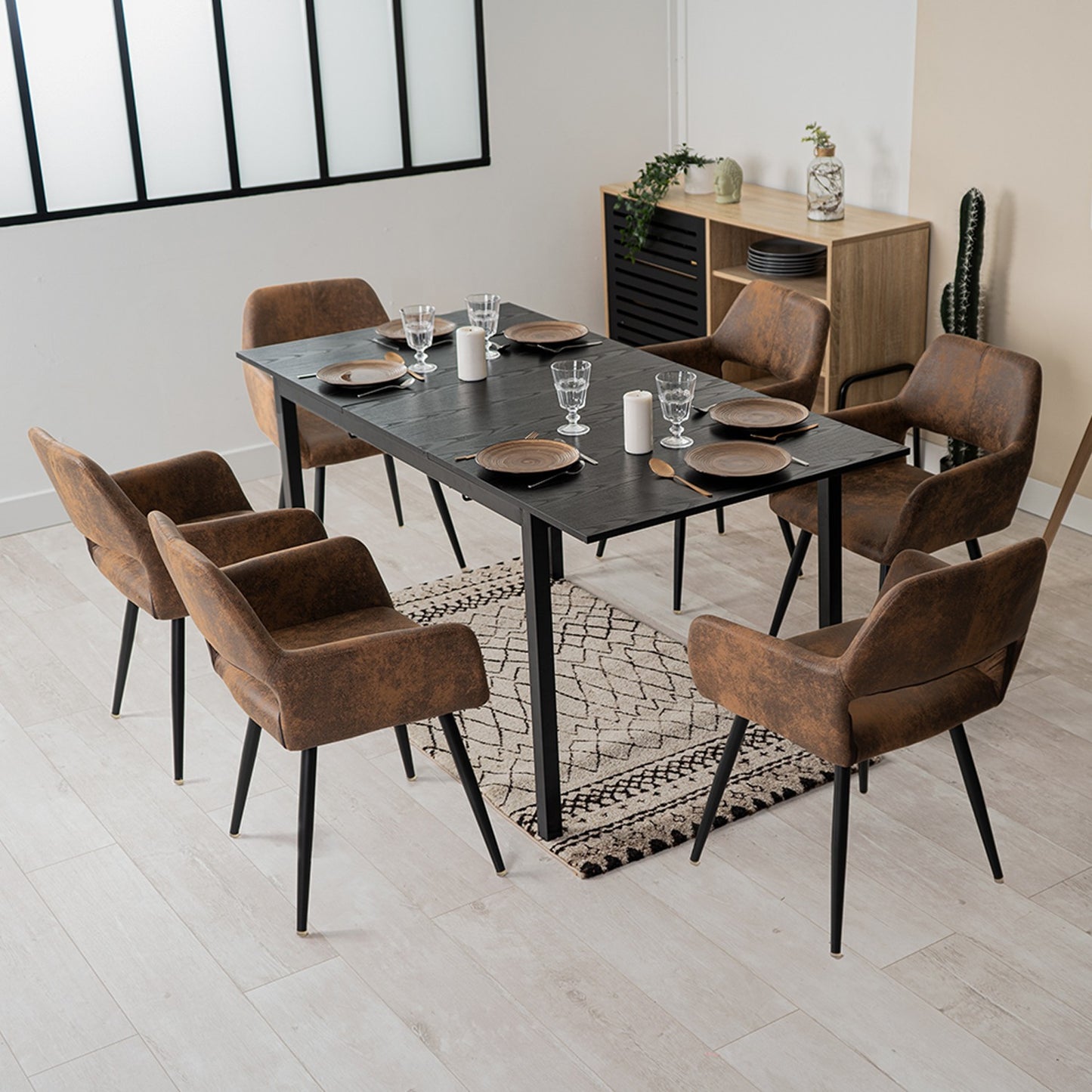 Eetkamerstoel – Stoel Met Armleuning – Designstoel – Keukenstoel – Scandinavische Stoel – Comfortabel Gestoffeerd – Metaal Met Houten Poten – Beige – 56x56x78 cm