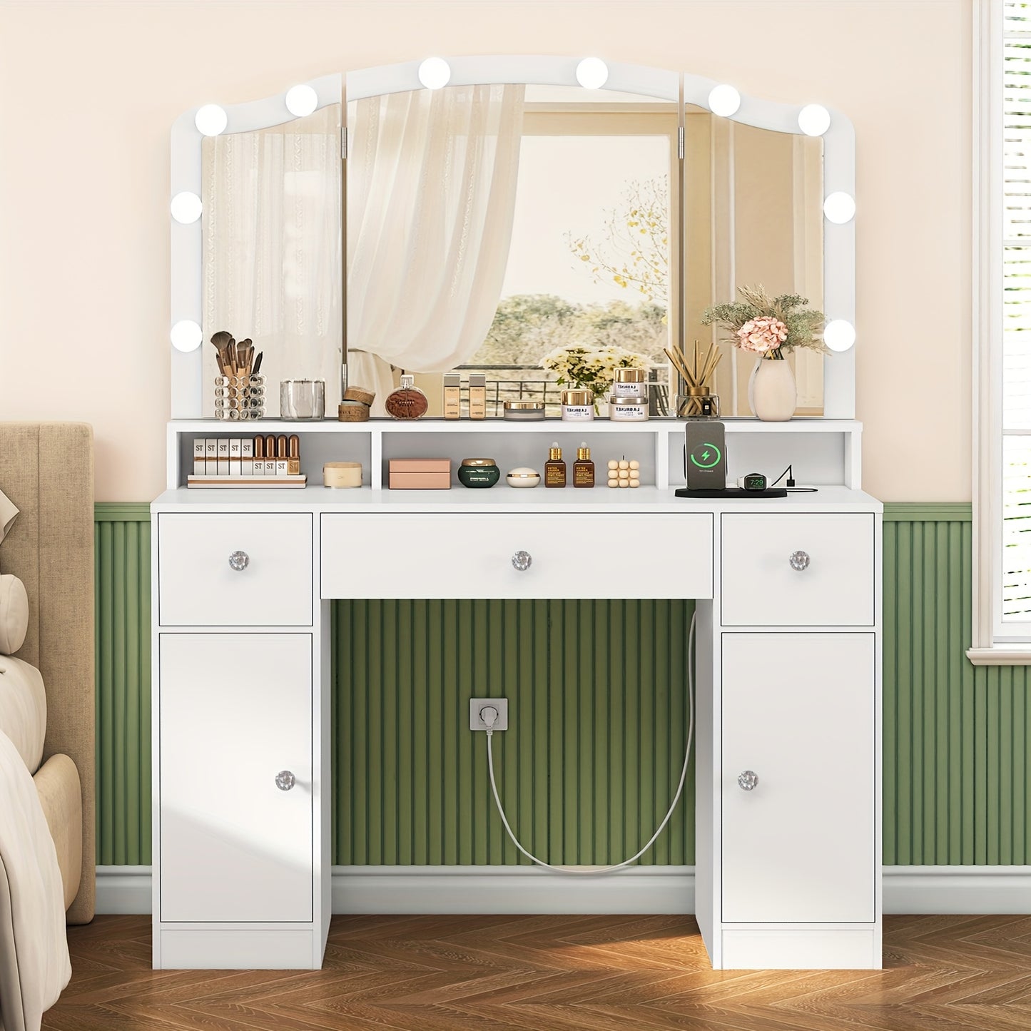 Kaptafel – Make-uptafel – Beautytafel – Toiletmeubel – Dressoir – Wit – Driedelige Vouwspiegel – 10 LED Lampen en Stopcontacten