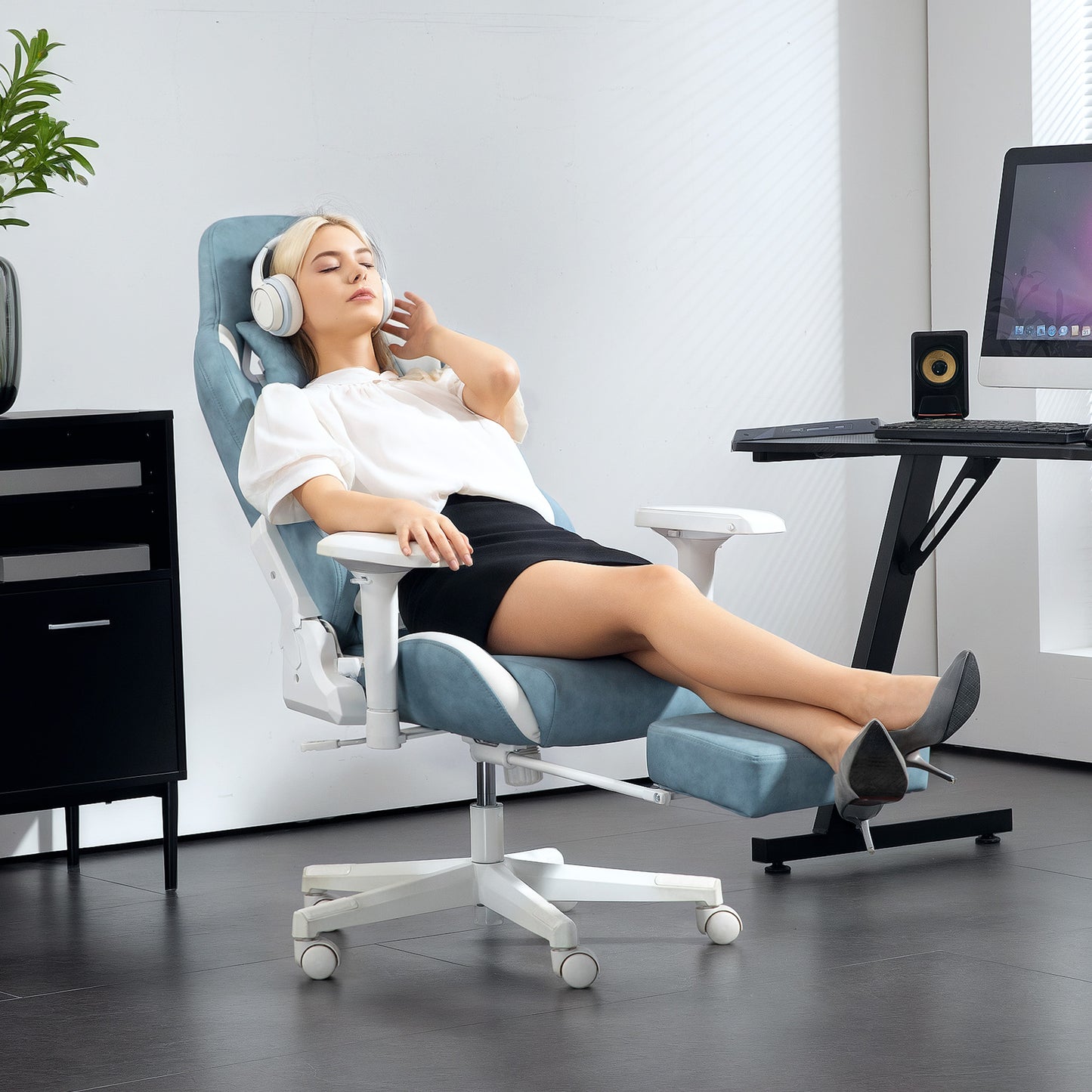 Gamingstoel – Gamestoel – Gaming Chair – Game Stoel – Bureaustoel – Ergonomisch – Verstelbaar – Kunstleer – Met Voetsteun – 150° Kantelbaar – Blauw – 360° Draaibaar – Armleuningen Verstelbaar