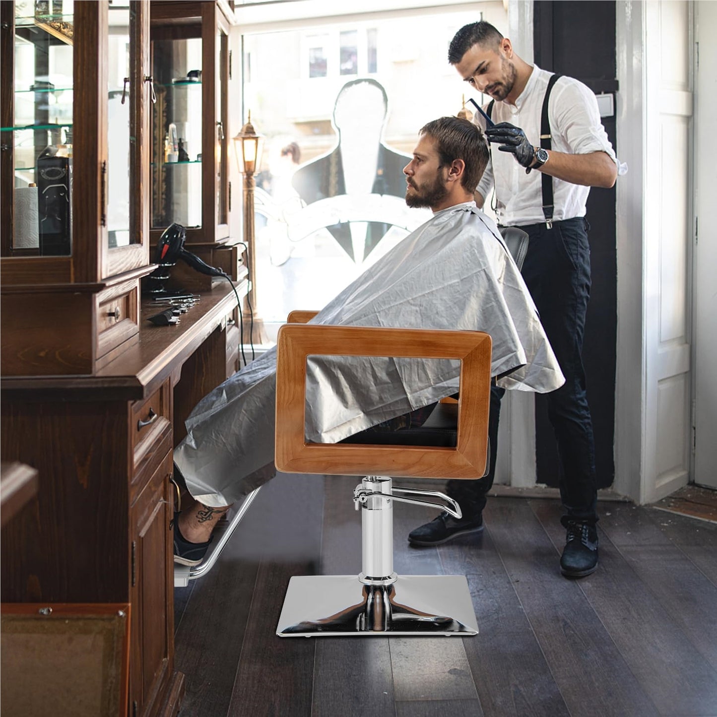 Kappersstoel – Barbershop Stoel – Salonstoel – Kapperskruk – Barberkruk – 360° Draaibaar – Verstelbare Zithoogte 50-65 cm – Belastbaar Tot 150 kg – Hydraulische Pomp – Houten Armleuningen