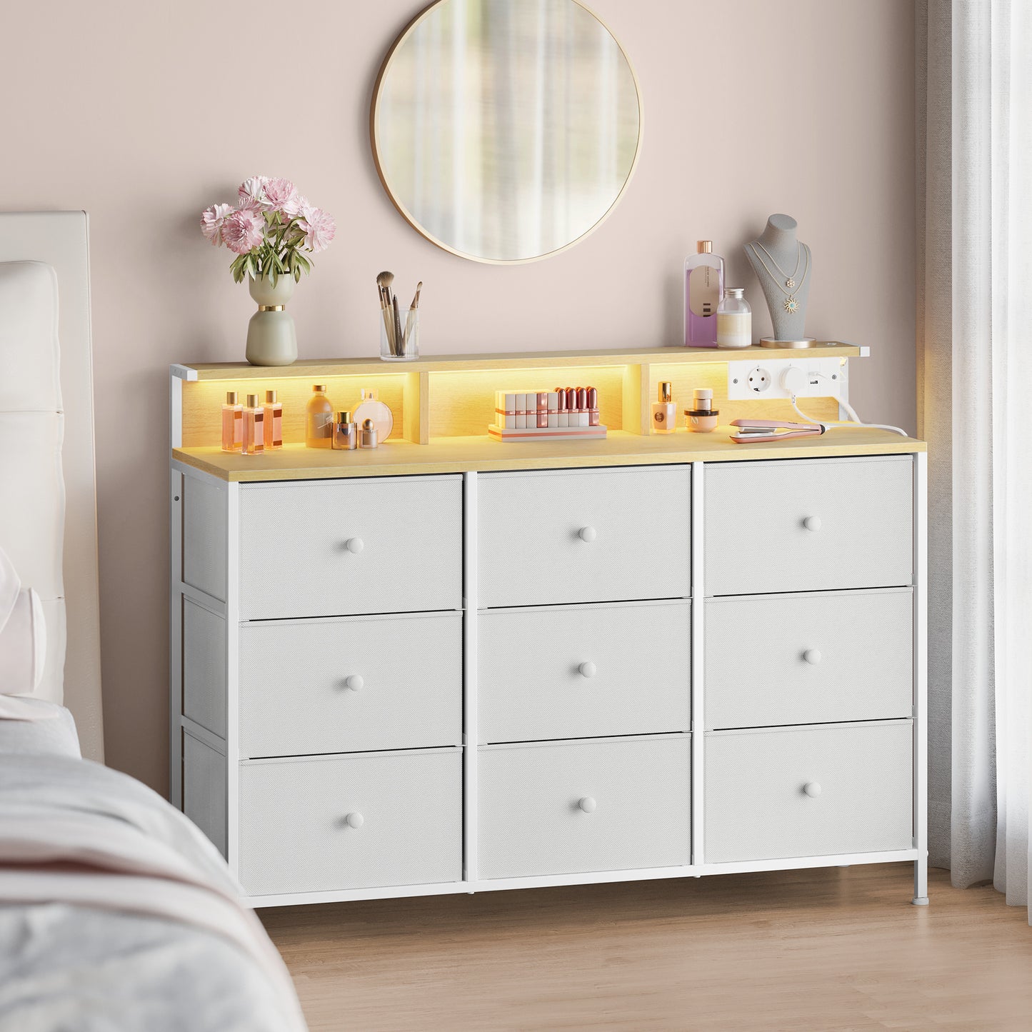 Commode – Ladekast – Opbergkast – Dressoir – Kabinet – Met 9 Lades – Ingebouwde LED-verlichting en USB-poorten – Wolk-wit – Staalframe – 114x33,5x84 cm