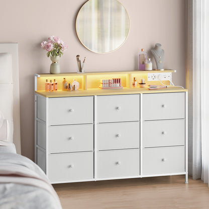 Commode – Ladekast – Opbergkast – Dressoir – Kabinet – Met 9 Lades – Ingebouwde LED-verlichting en USB-poorten – Wolk-wit – Staalframe – 114x33,5x84 cm