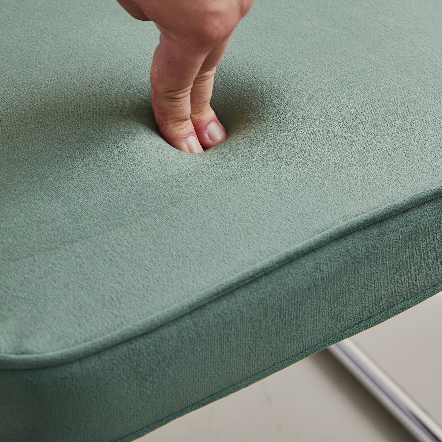 Eetkamerstoel – Kuipstoel – Stoel – Keukenstoel – Set van 4 – Fluwelen Bekleding – Chromen Poten – Handgevlochten Rattan Rugleuning – Comfortabele Sponsvulling – Mid-Century Modern Design