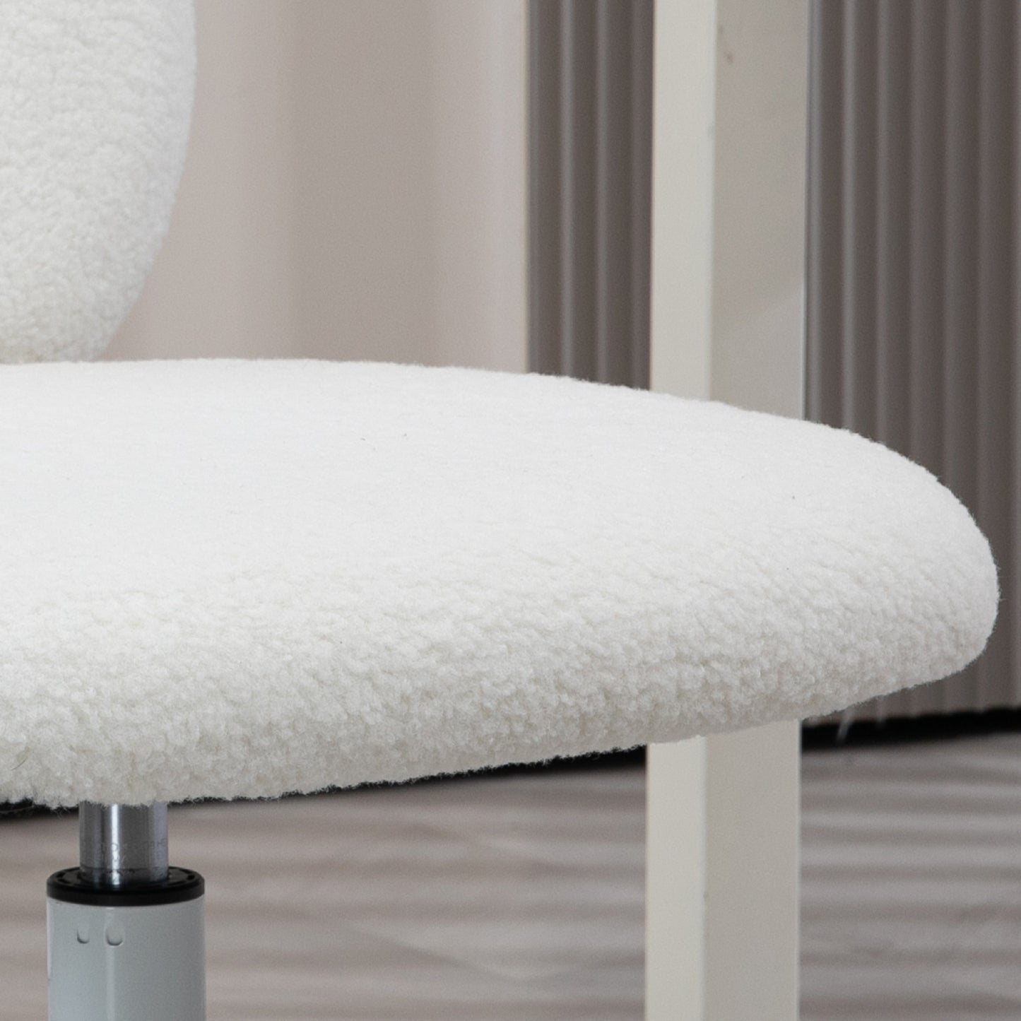 Office Chair, Desk Chair, Height-Adjustable, Teddy Fur, 50 Cm X 56 Cm X 90 Cm, White