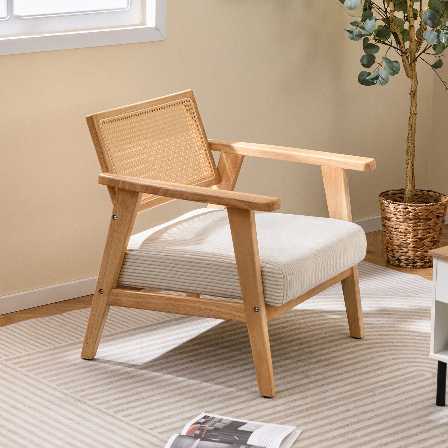 Rotanstoel – Rieten Stoel – Eetkamerstoel – Tuinstoel – Fauteuil – Rubberhout Frame – PE Rotan Rugleuning met Kussen