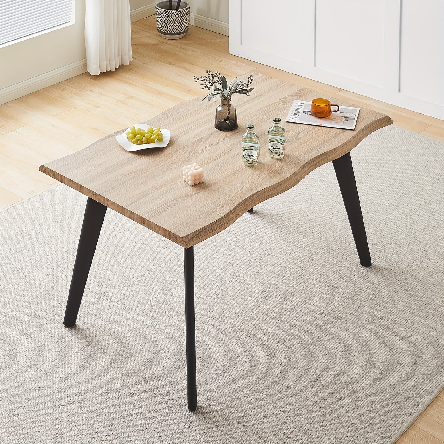 Wavy Eettafel – Eettafel Modern – Tafel Houten – Design Tafel – Ruime Tafel – 140x80x75 cm – Goud Metalen Poten & Duurzaam Houten Blad