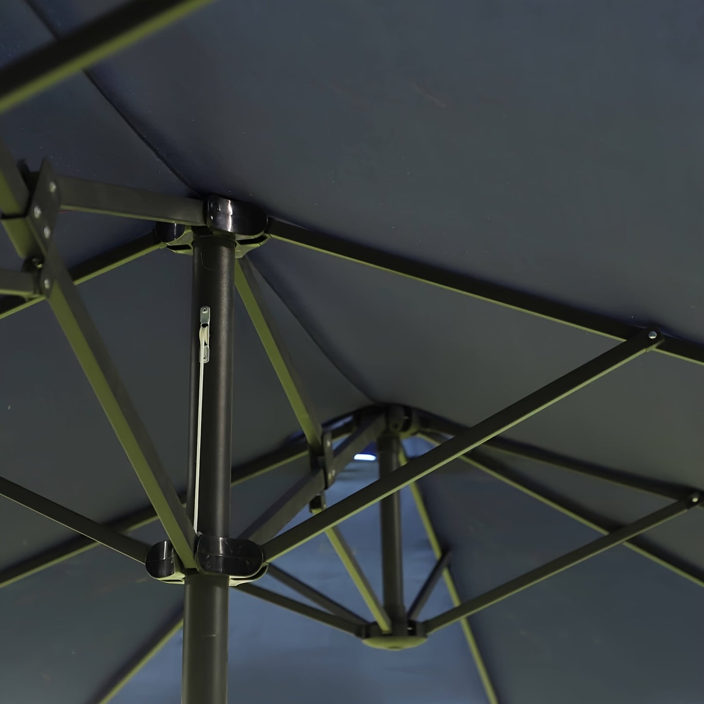 Parasol – Zonnescherm – Tuinparasol – Strandparasol – Terrasparasol – Grote Dubbelwandige Parasol Blauw – UV-Bescherming – Handkurk Bediening