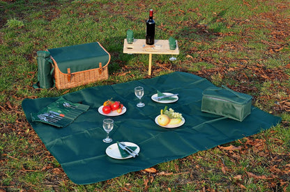 Les Jardins de la Comtesse - Groene Picknickmand Saint-Honoré - Lederen riemen - 4 personen - Met opvouwbare tafel in bamboe - Porseleinen borden en glazen wijnglazen - 45 x 28 x 28 cm