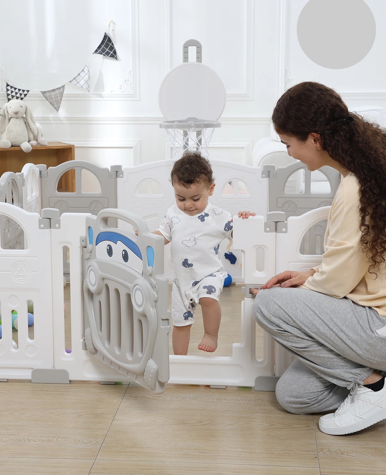 Baby Speelbox - Box Baby - Kinderbox - Metalen Speelbox - Opvouwbare - met Basketbalring - Inclusief Activiteitenwand en Sensorisch Speelgoed - Voor 7 Maanden tot 6 Jaar - Melkachtig-wit