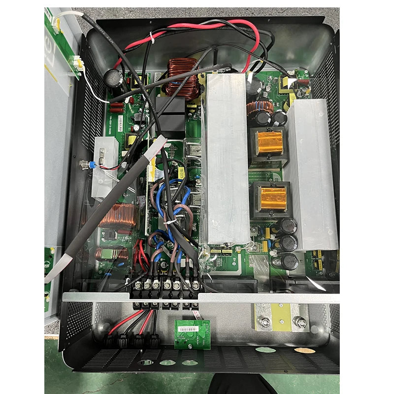 Hybrid Zonnestroomomvormer – Hybride Omvormer – Solar Inverter – Zonne-energie Omvormer – 10,2 kW Vermogen – Wifi Monitoring