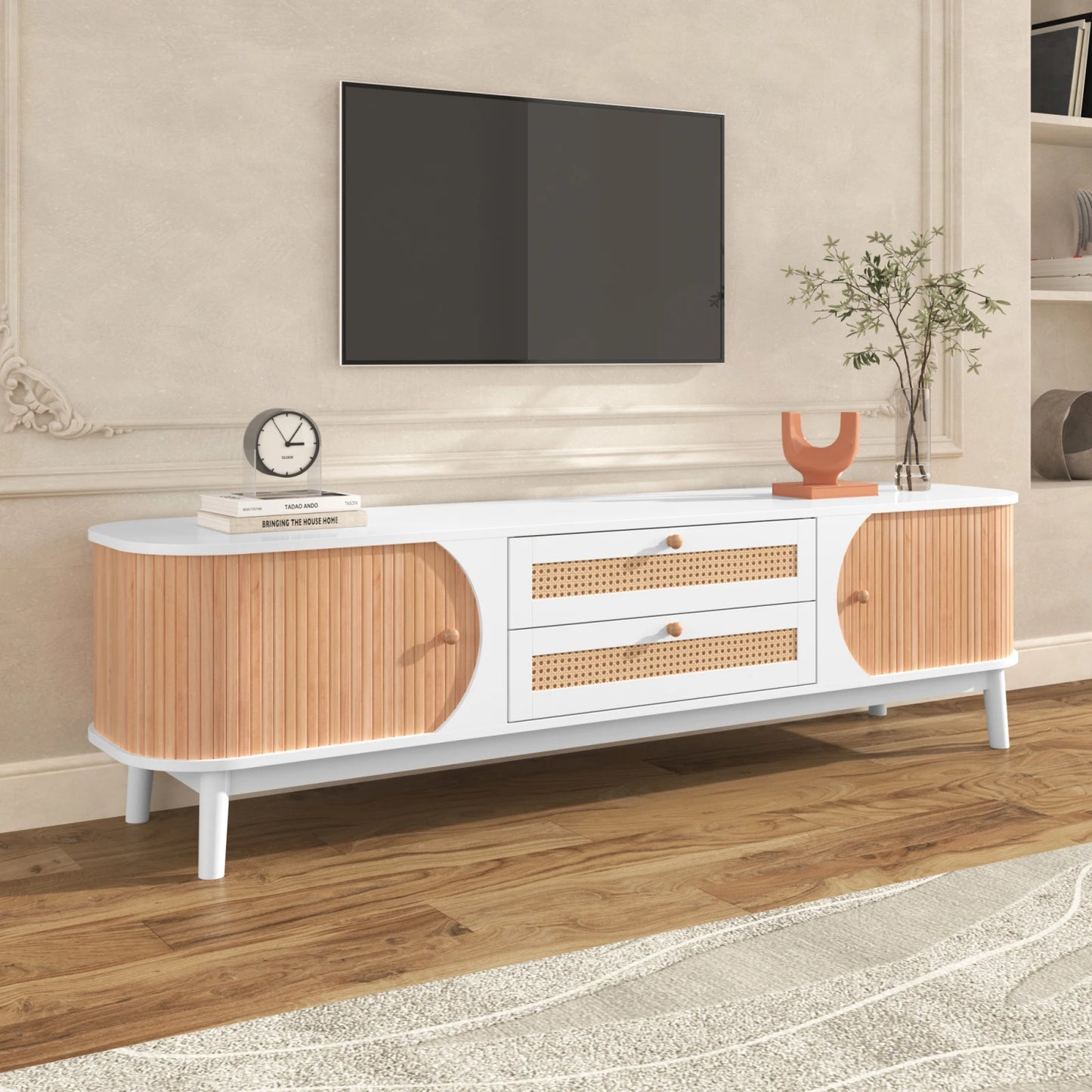 TV-kast – Tv-meubel – Tv-dressoir – Mediameubel – Tv-ombouw – Beige – Massief Hout Met Handgevlochten Rattan – Ruime Opbergruimte Met Schuifdeuren