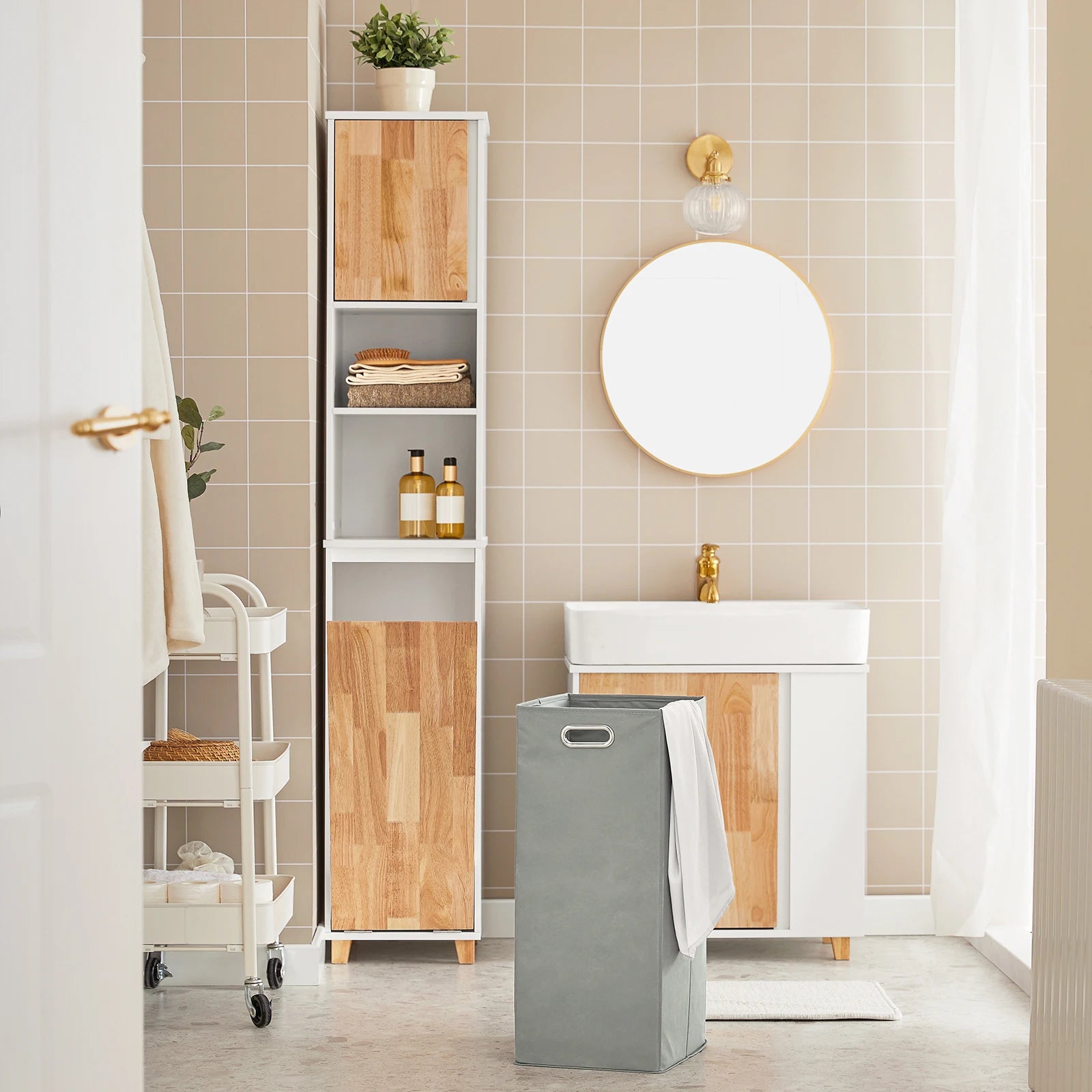 Hoge Badkamerkast – Badkamermeubel – Opbergkast – Wasmandkast – Waskast – Wit-Natuur – Inklapbare Wasmand – Stevige Rubberhouten Poten - QUORE