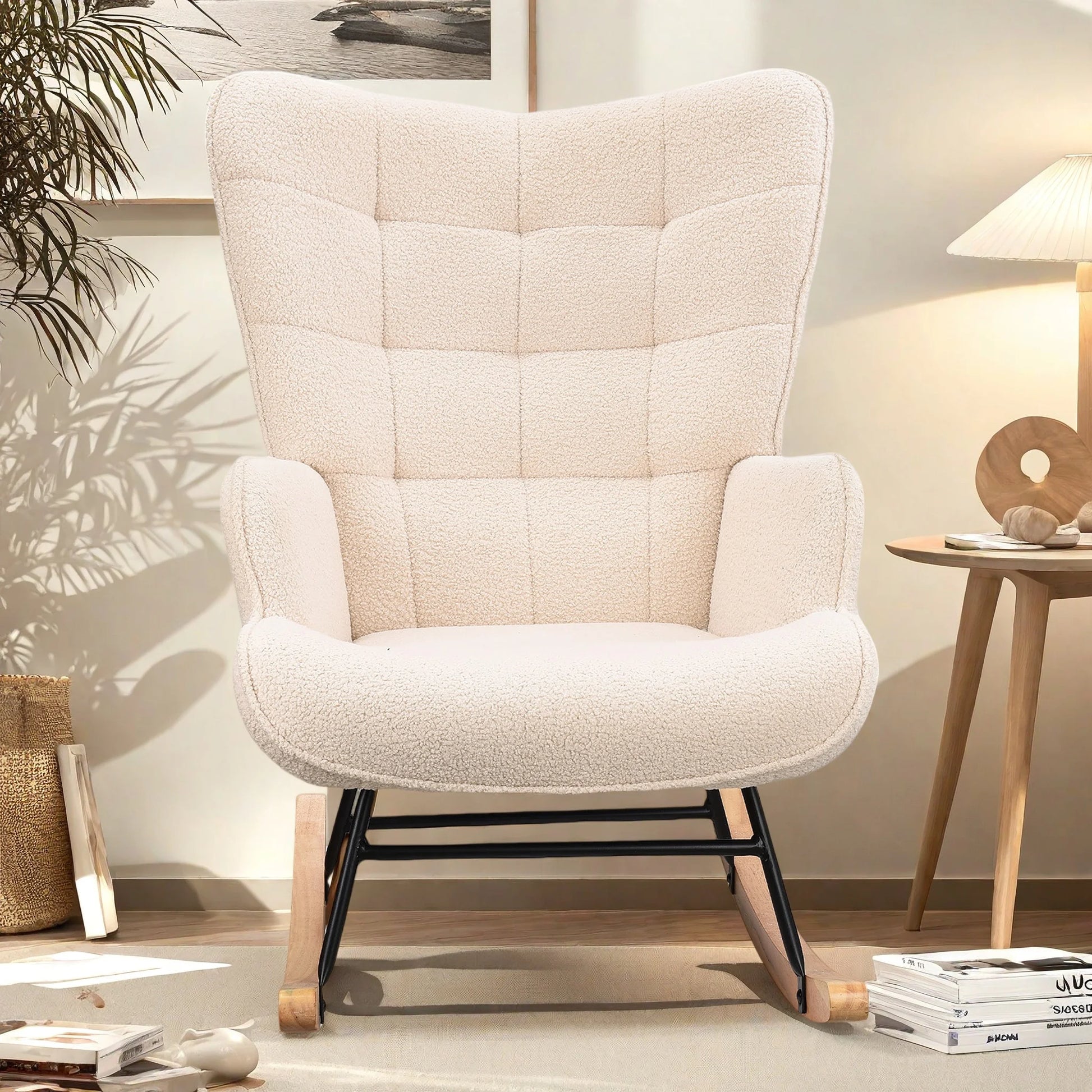 Schommelstoel – Relaxstoel – Wiegstoel – Schommelfauteuil – Loungefauteuil – Scandinavisch Design – Teddy Stof Bekleding – Metalen Frame & Houten Poten – 150 kg Draagkracht – Beige Kleur - QUORE