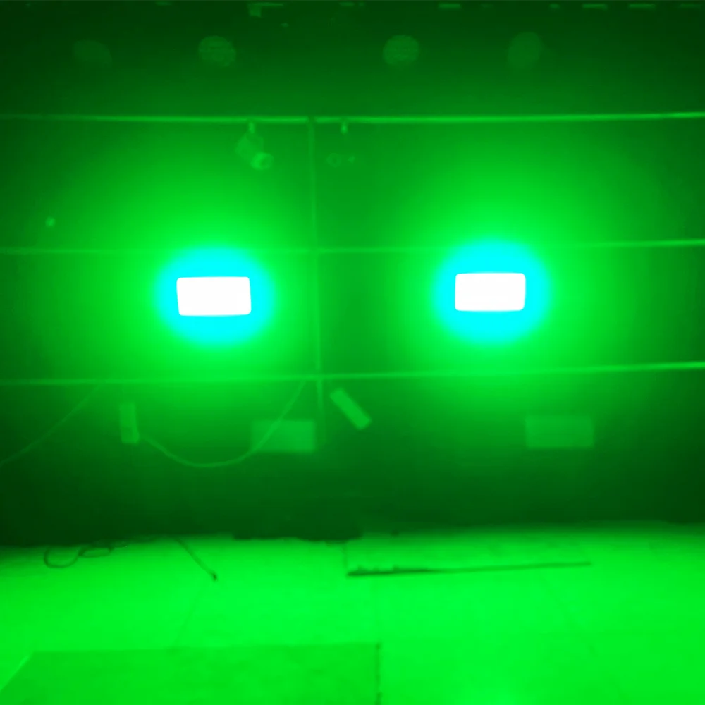 300W LED Beam & Strobe Set – DJ Verlichting – Podiumlampen – Stroboscoop – RGBW 4-in-1 LED – 2 Stuks EU Plug – Krachtige DMX Bediening – Aluminium Behuizing - QUORE