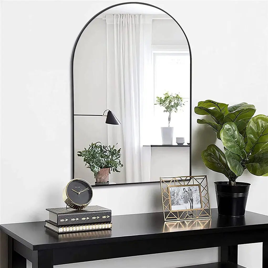 Spiegel – Boogvormige Wandspiegel – Gebogen Spiegel – Zwart – Aluminium – 96 x 66 cm – Helder Glas – Eenvoudige Montage - QUORE