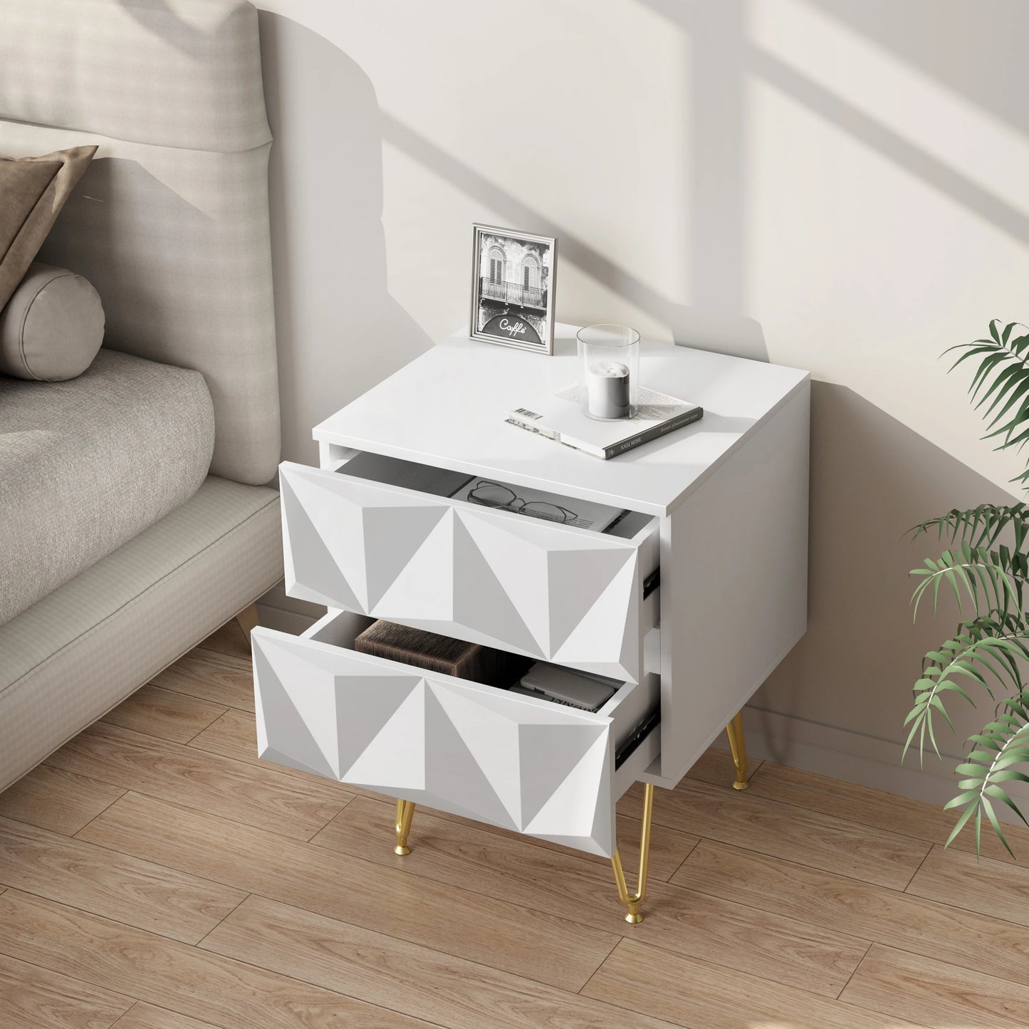 Nachtkastje met Geometrisch Design – Moderne Bedkast met 2 Lades en 3D-Effect – Witte & Gouden Afwerking – Compacte Ladekast 40x53x40 cm – Stijlvol voor Slaapkamer - QUORE