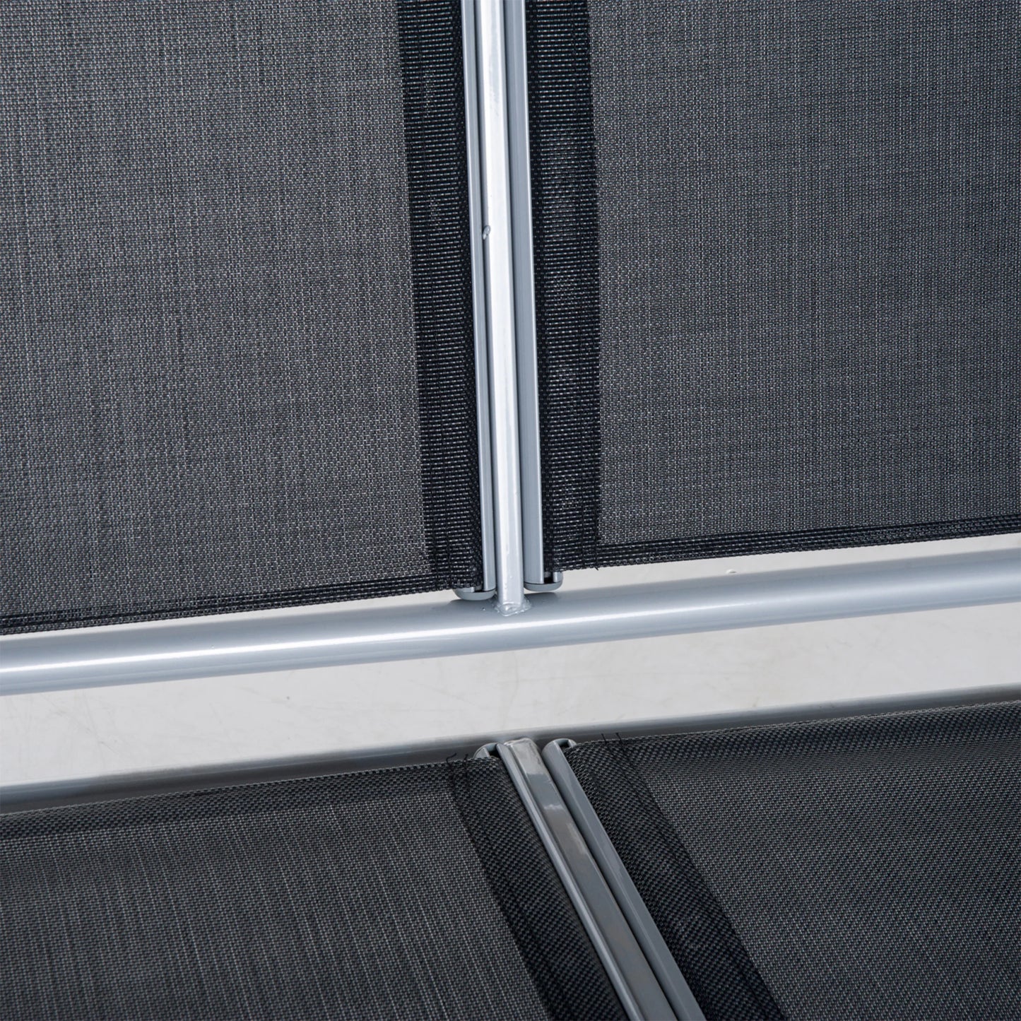Tuinschommel - Schommelbank - Hangbank - 3 Persoons - Verstelbare Rugleuning - en Zonnescherm - 240kg Draagkracht - Ademend Textilene - Weerbestendig - Metalen Frame - Outdoor - 171x108x154 cm - voor Balkon - Tuin of Terras - Zwart