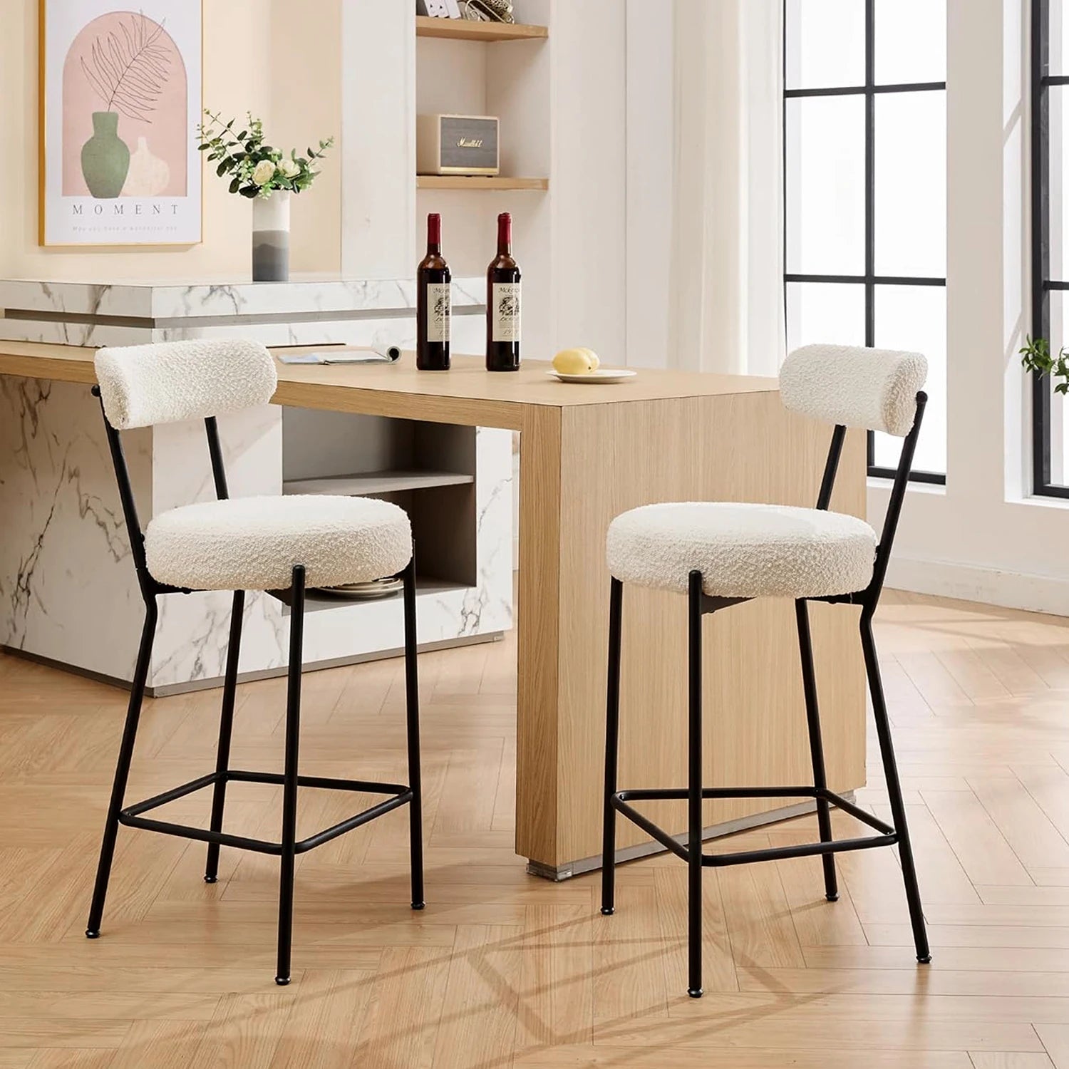 Barstoel – Barstoel Met Rugleuning – Keukenstoel – Barkruk – Bistrostoel – Beige Bouclé Stoffering – Met Zacht Schuimkussen En Stabiel Zwart Metalen Frame - QUORE