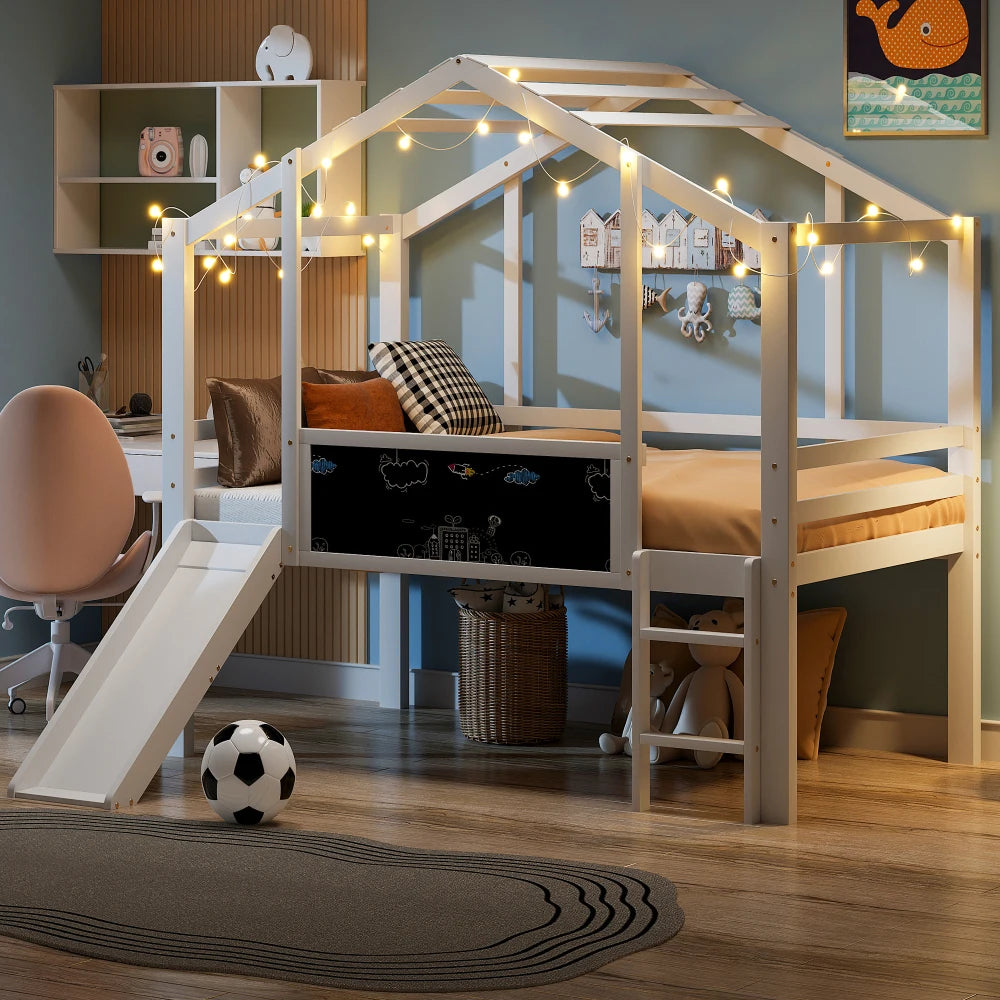 Kinderhoogslaper – Hoogslaper – Kinderbed – Stapelbed – Halfhoogslaper – Natuurlijk Massief Hout – Inclusief Glijbaan en Veiligheidsladder – Met Ingebord Krijtbord