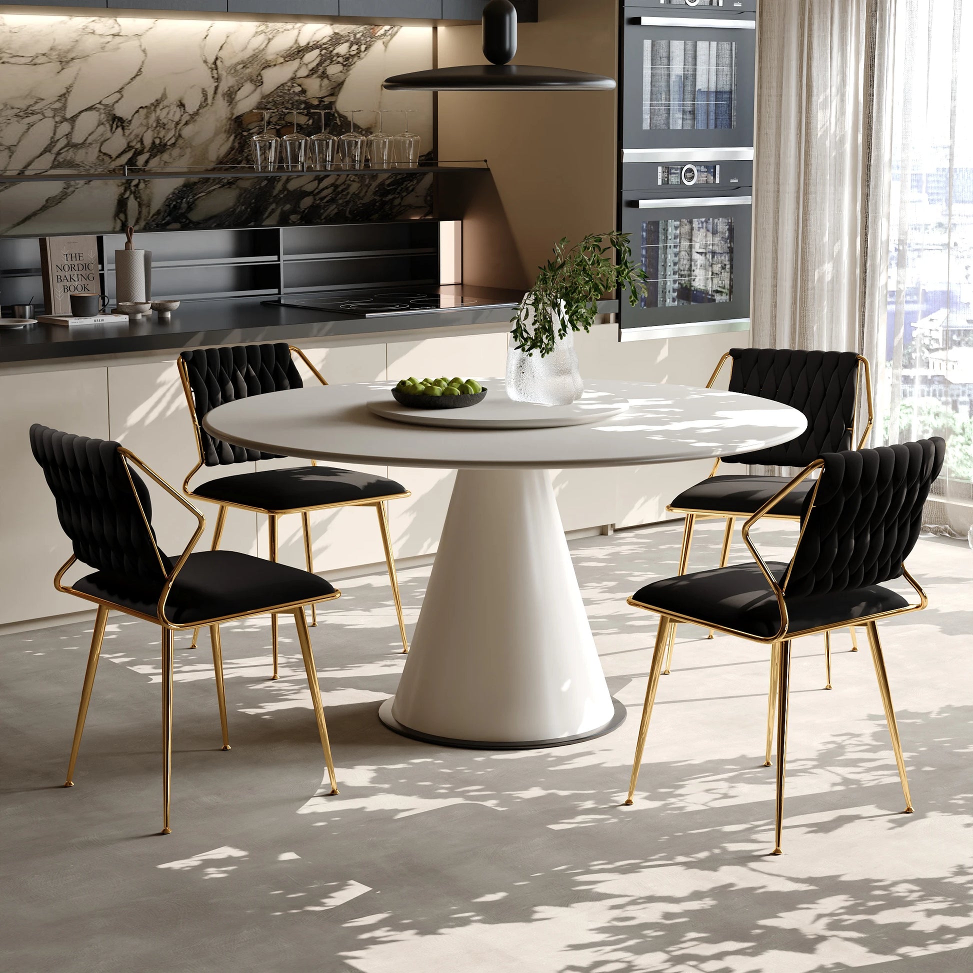 Eetkamerstoelen – Set van 2 - Velvet Stoelen – Design Stoelen – Comfortabele Stoelen – Ergonomisch Ontwerp – Metalen Poot – Goudkleurig - 44 x 43 x 77.5 cm - Zwart - QUORE