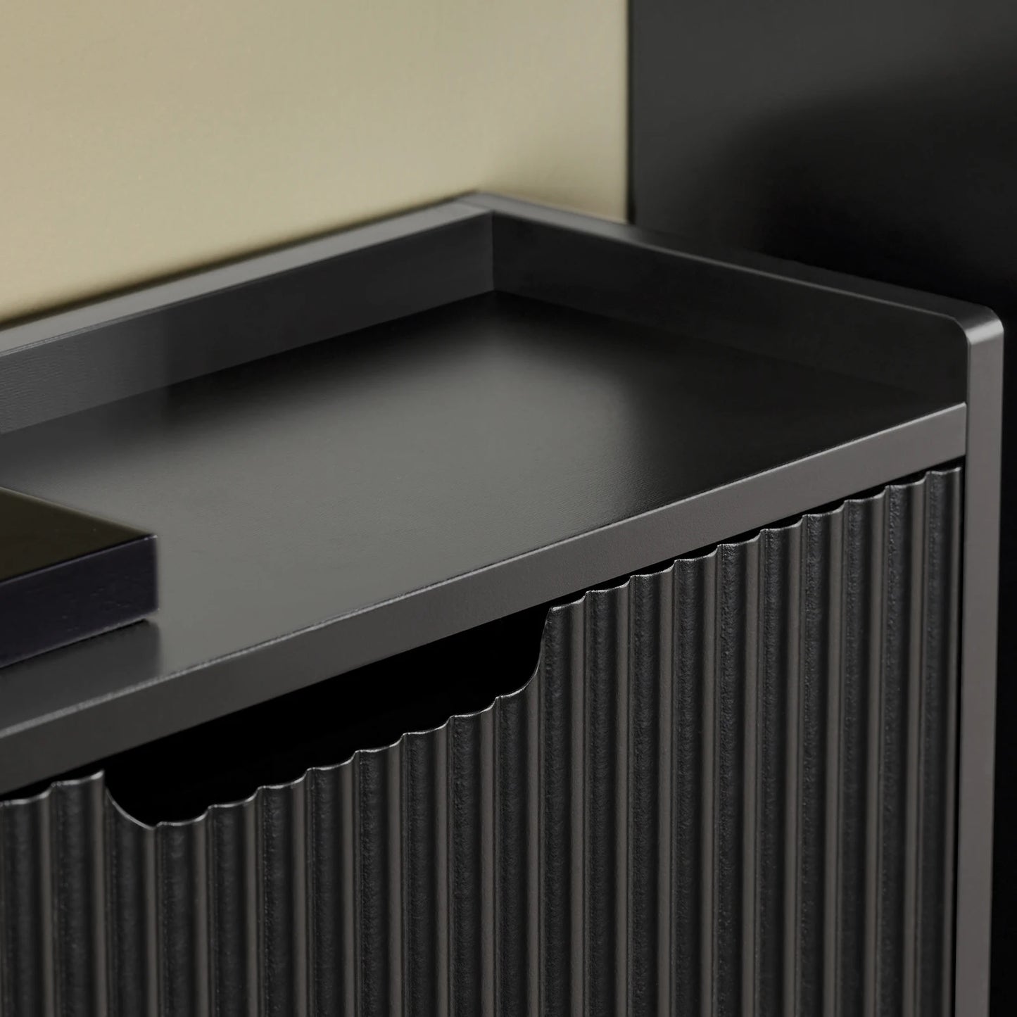 Schoenenkast – Schoenenrek – Schoenopberger – Schoenendoos – Schoenmeubel – Zwart – Smal Design Met 3 Kleppen – Compacte Ruimtebesparende Opbergoplossing