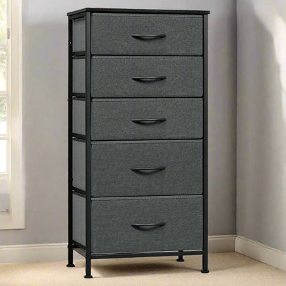 Ladenkast - Dressoir Kasten - Ladekast met 5 Stoffen Lades - Vintage Houtlook – Stabiele Opbergkast - Metaal Frame – Voor Slaapkamer - Woonkamer - Hal - 45.5x95.5 x30cm - Donkergrijs - QUORE