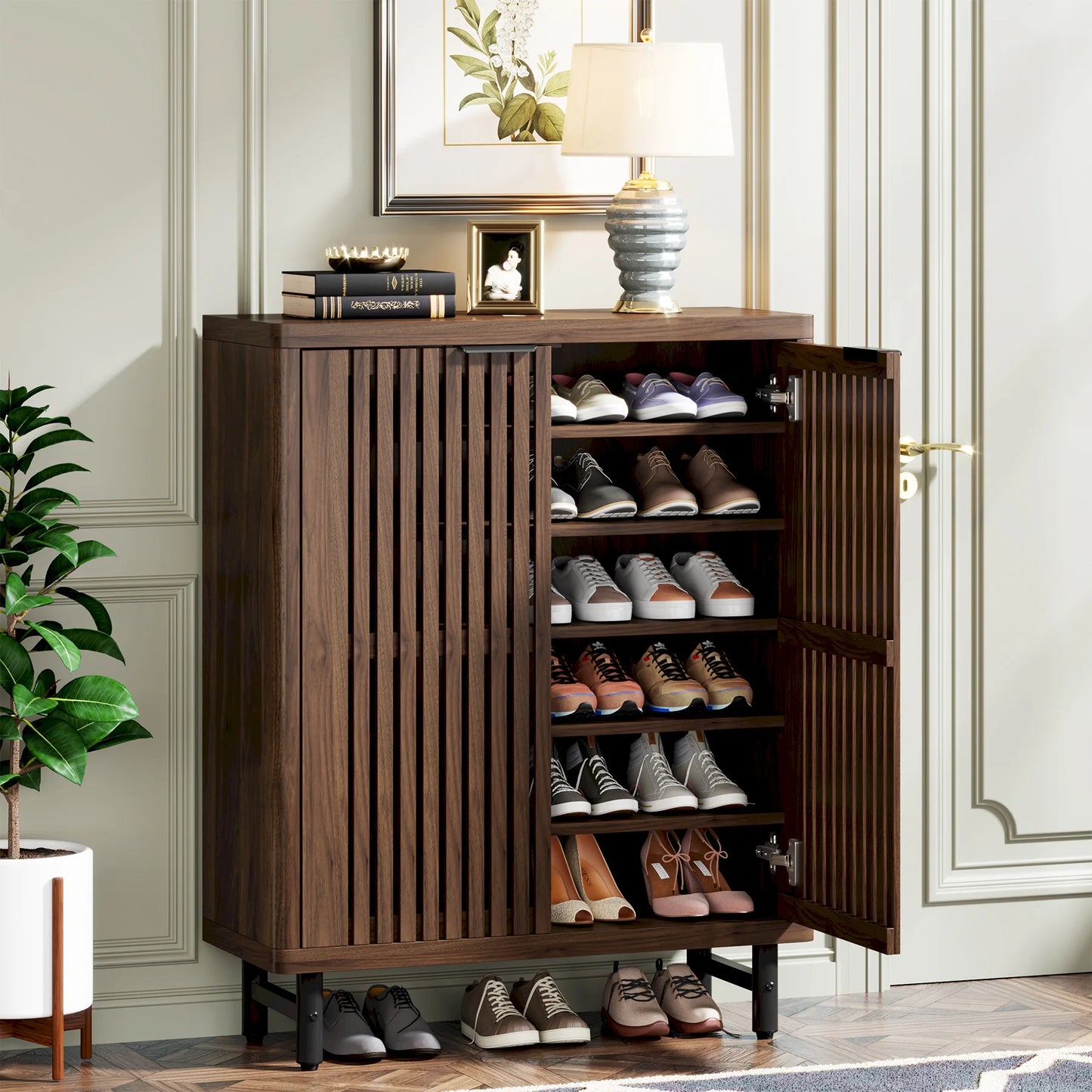 Schoenenkast – Houten Schoenenkast – Schoenen Opberger – Schoenenrek – Ventilerende Lamellendeuren – Verstelbare Planken – MDF Metalen Poten - 85 x 35 x 110 cm -  Donkere Walnoot - QUORE