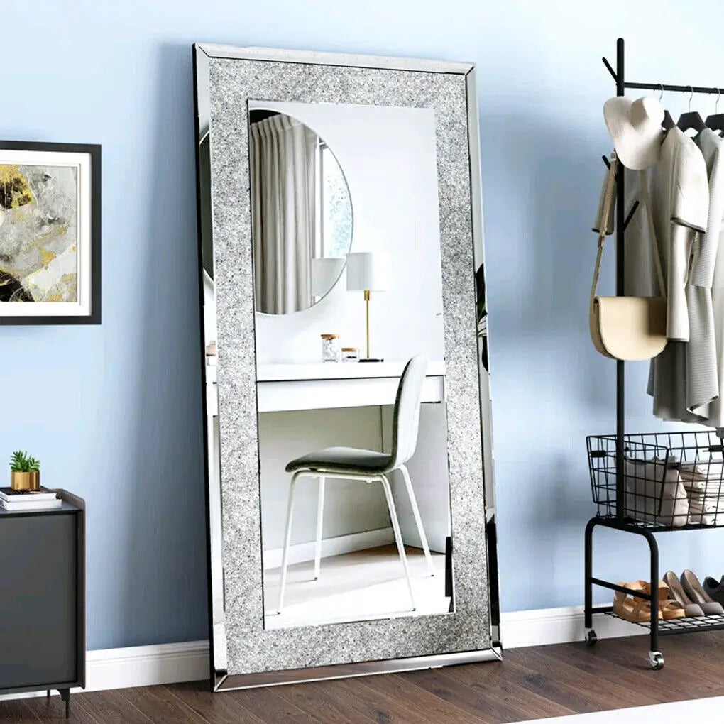 Grote Zilveren Wandspiegel – Wandspiegel – Muurspiegel – Decoratieve Spiegel – Glamoureuze Spiegel – 120x60 cm – Kristalachtige Accent Steentjes – Hoogwaardig Glas & MDF