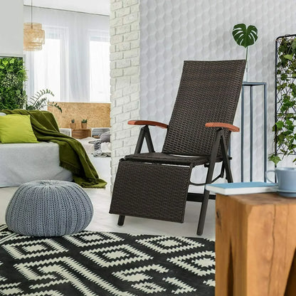 Opvouwbare Tuinstoel - 7-Positie Verstelbare Lounger - Rattan Lounge Stoel met Armleuningen en Voetsteun - Lichtgewicht en Ruimtebesparend - Geschikt voor Tuin, Balkon, Strand