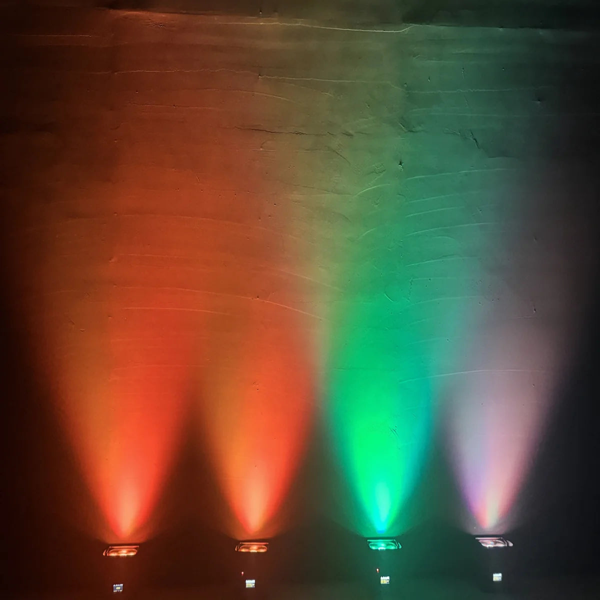 Draadloze LED Par Spots – Batterij Verlichting – Podiumlampen – DJ Licht – Feestverlichting – 6x18W RGBWAUV LED’s – WiFi Afstandsbediening – Compact & Snel Opladen – Zwarte EU Stekker