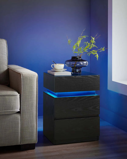 Nachtkastje - Bijzettafel - Salontafel - met LED Verlichting - Kast met 3 Lades - Moderne - Verstelbare Kleuren & Modus – voor Slaapkamer - Woonkamer - Kantoor - Zwart - QUORE