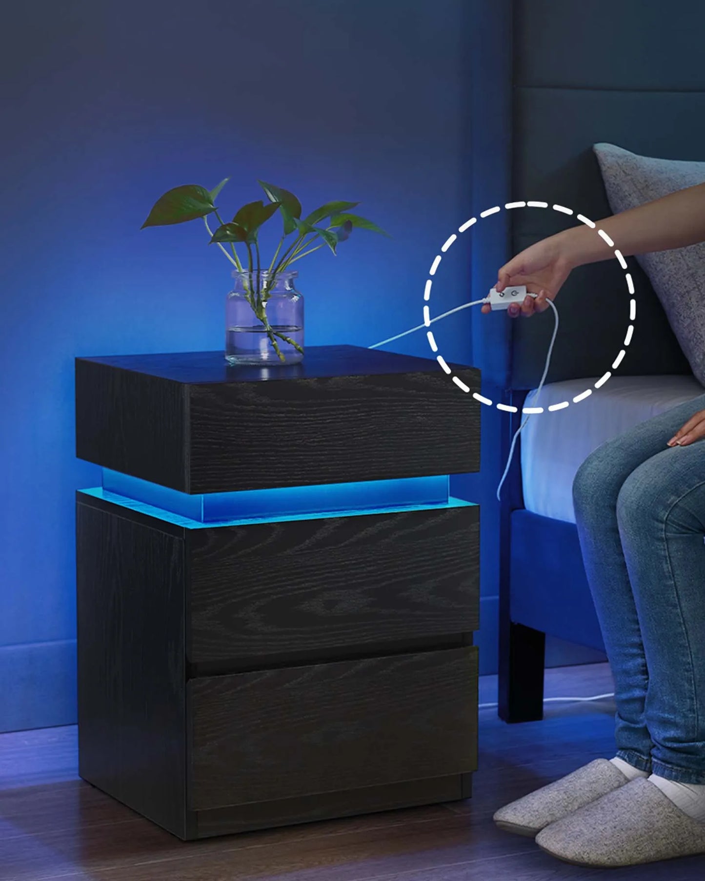 Nachtkastje - Bijzettafel - Salontafel - met LED Verlichting - Kast met 3 Lades - Moderne - Verstelbare Kleuren & Modus – voor Slaapkamer - Woonkamer - Kantoor - Zwart - QUORE